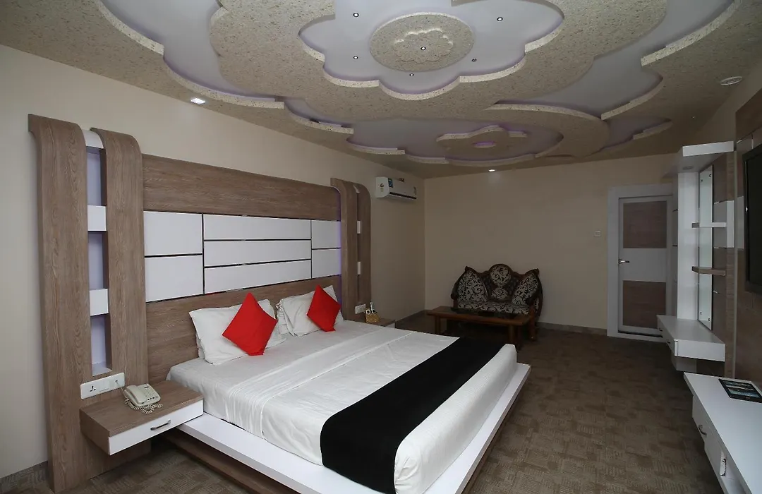 Royal Castle Hotel-1