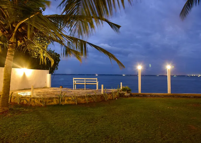 Hiru Lagoon Negombo